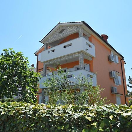 Apartments Gabrijel Malinska Exterior photo
