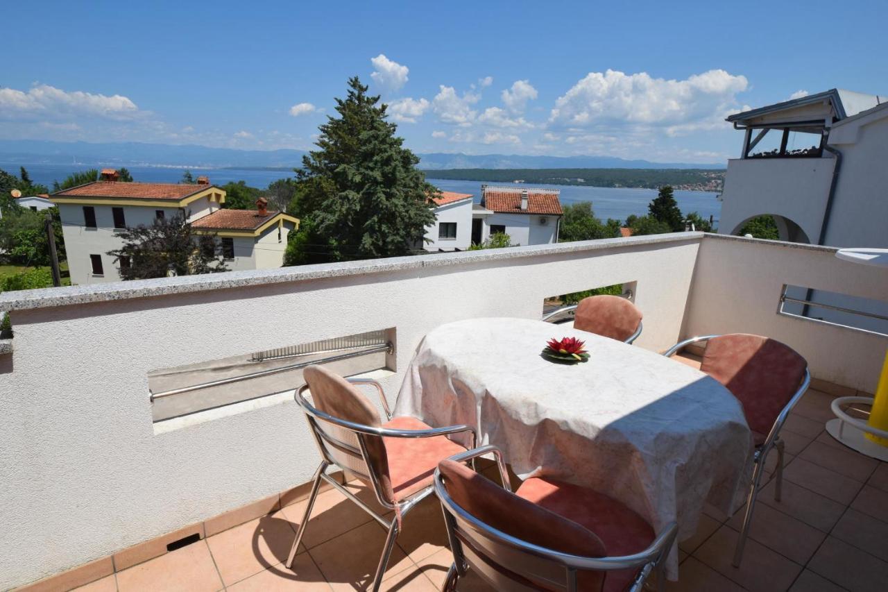 Apartments Gabrijel Malinska Exterior photo