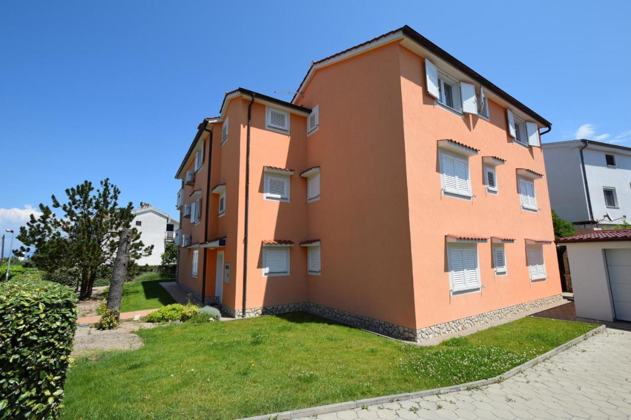Apartments Gabrijel Malinska Exterior photo