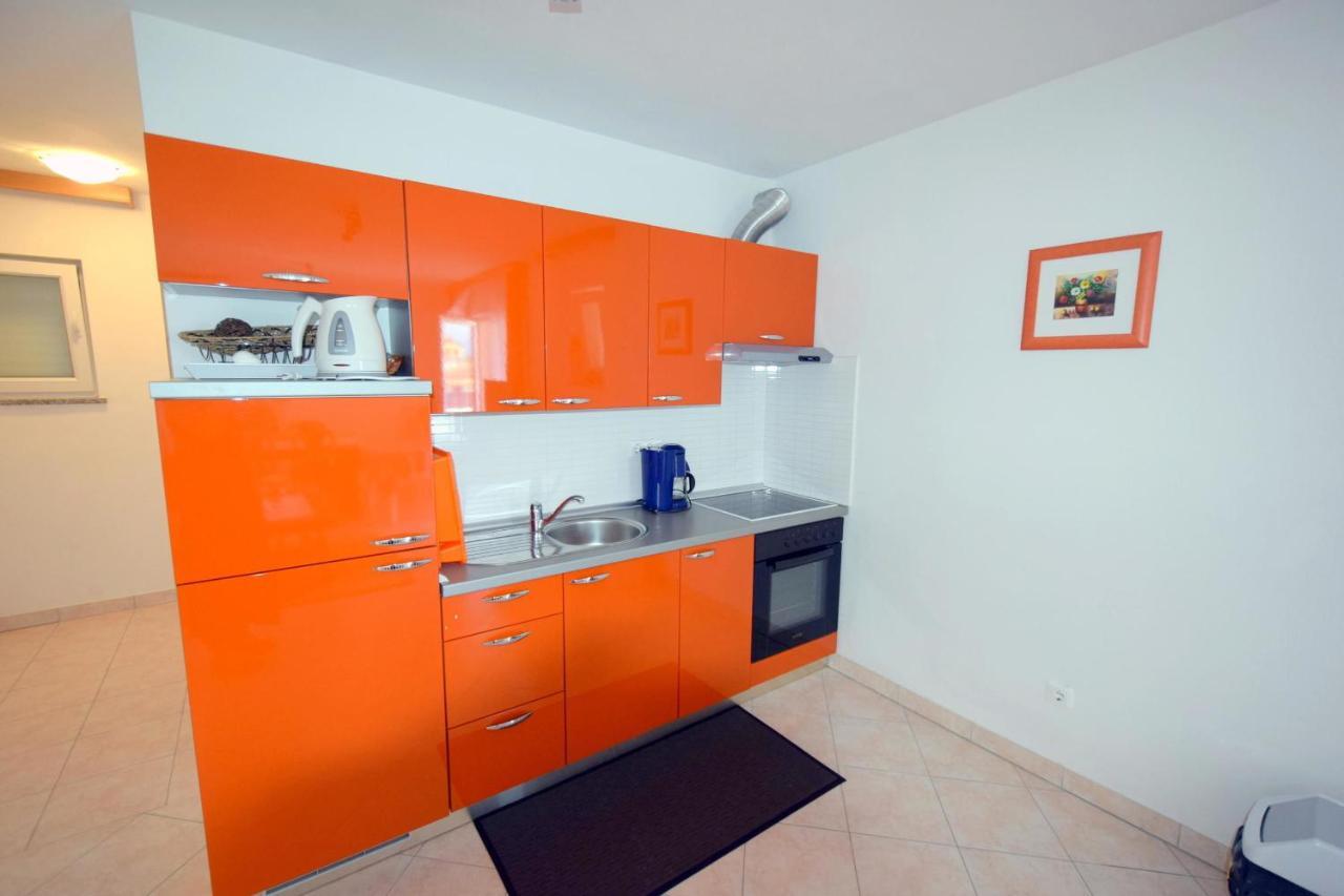Apartments Gabrijel Malinska Exterior photo