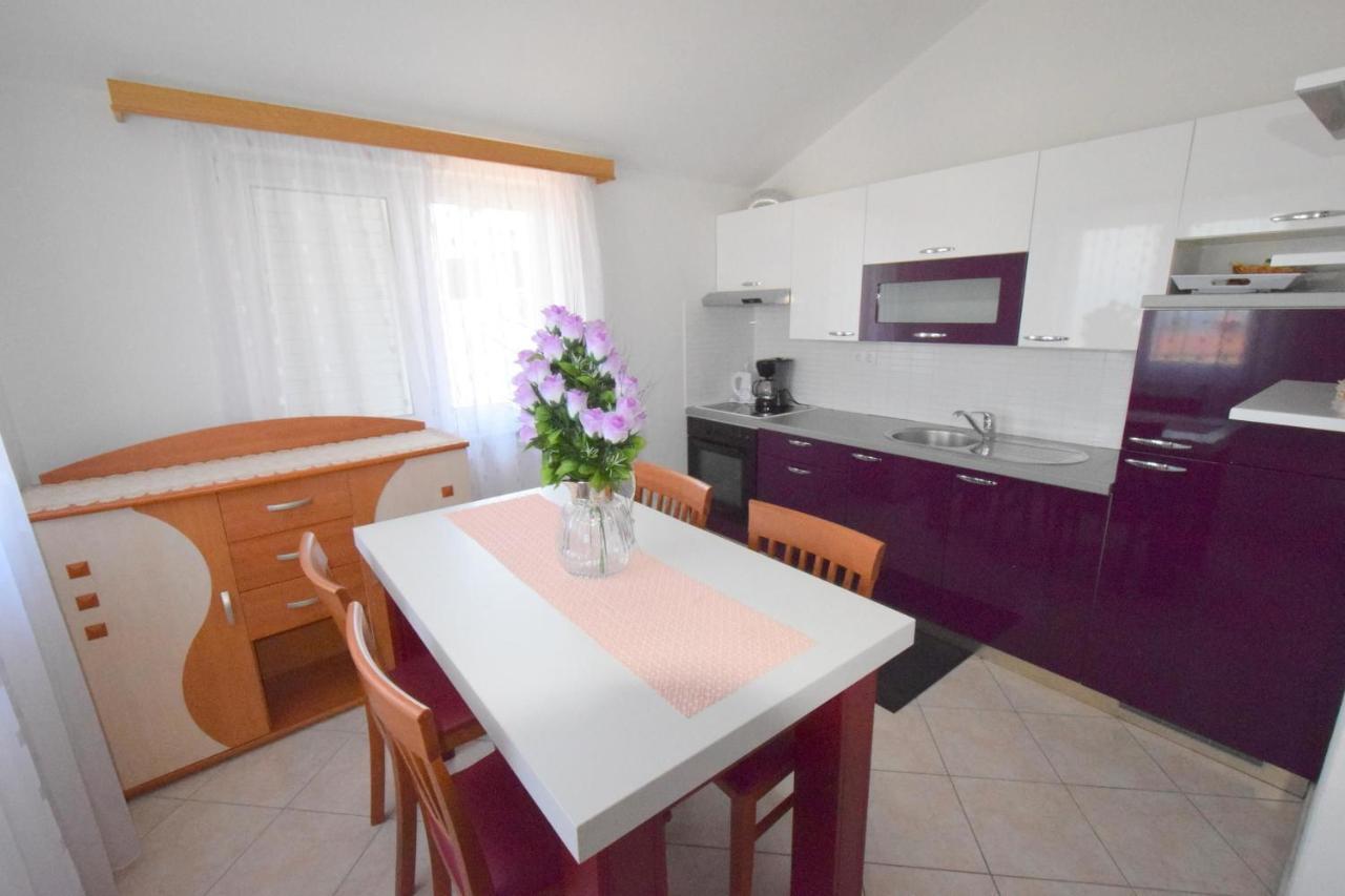 Apartments Gabrijel Malinska Exterior photo