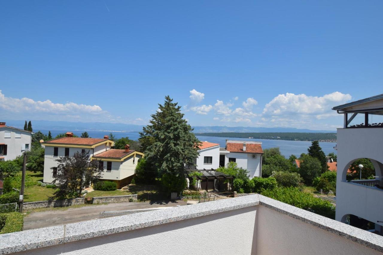 Apartments Gabrijel Malinska Exterior photo