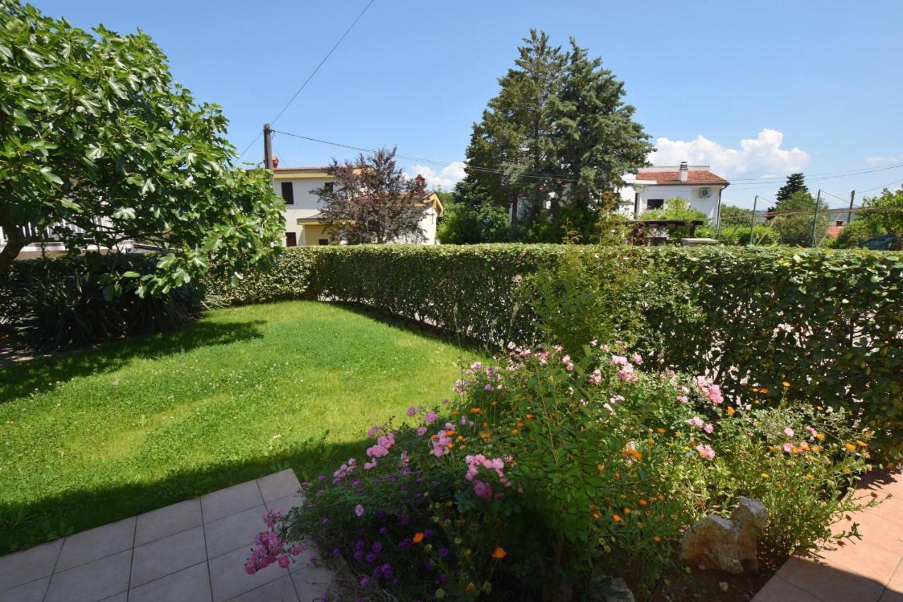 Apartments Gabrijel Malinska Exterior photo