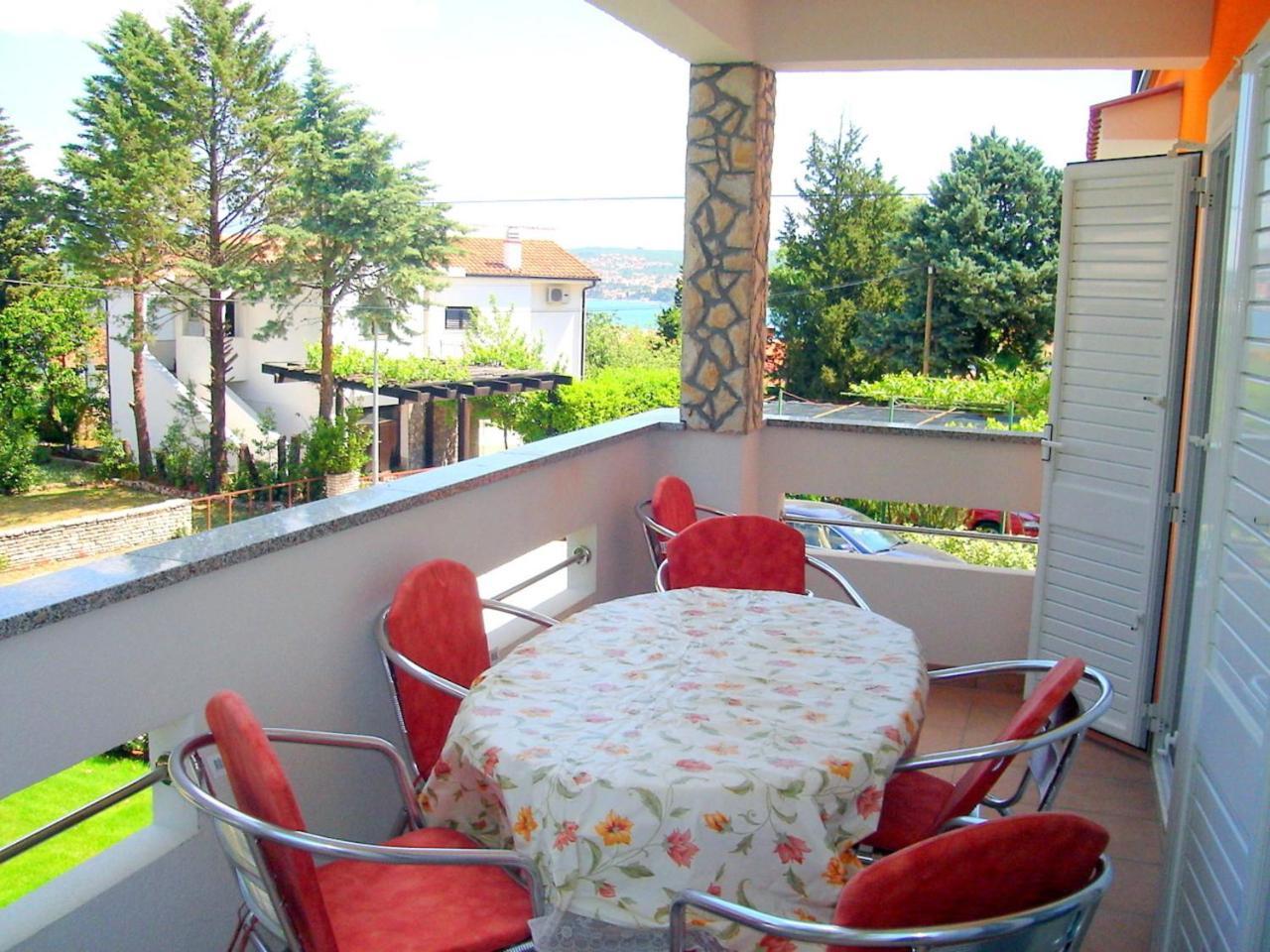 Apartments Gabrijel Malinska Exterior photo