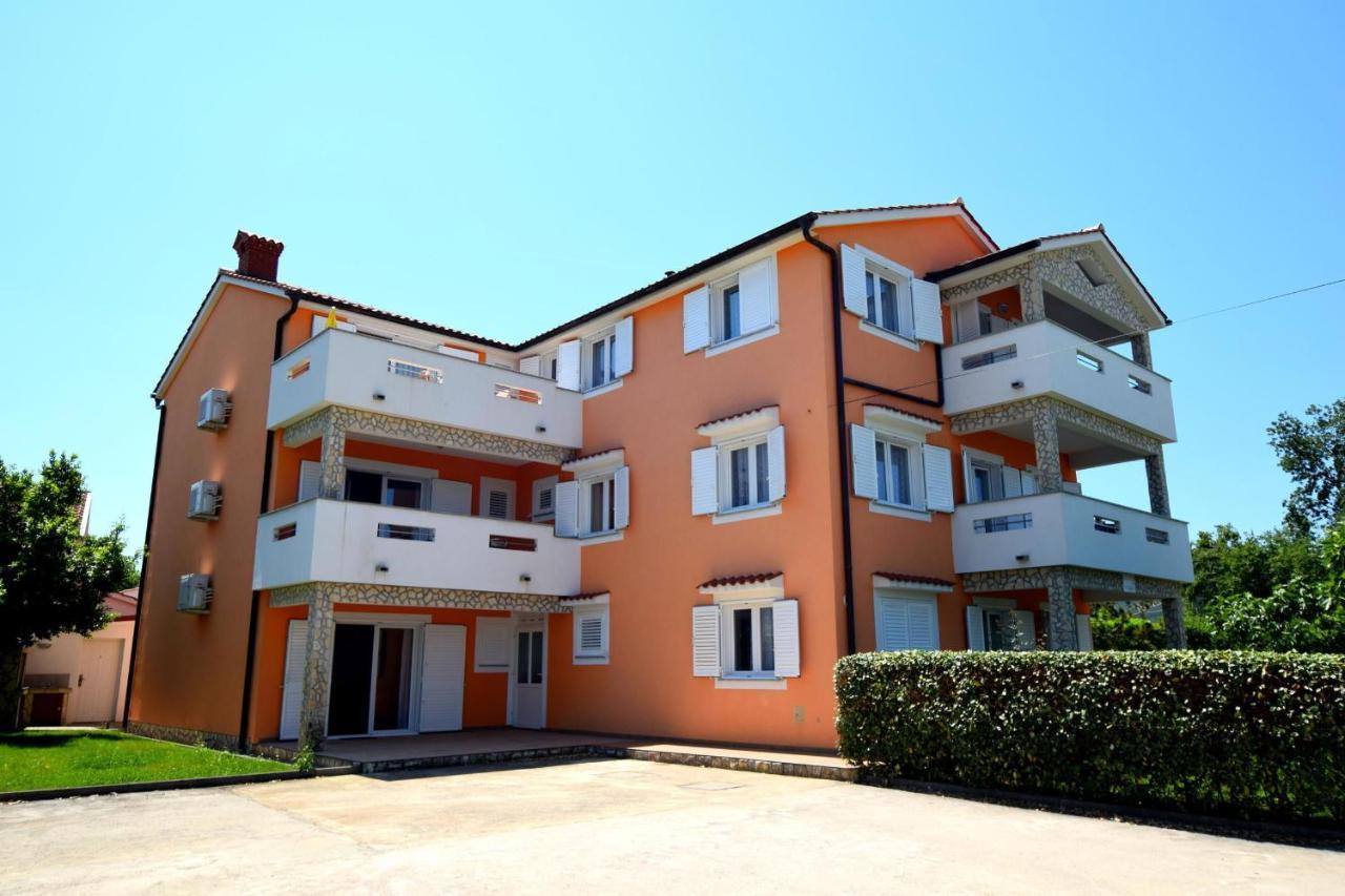 Apartments Gabrijel Malinska Exterior photo