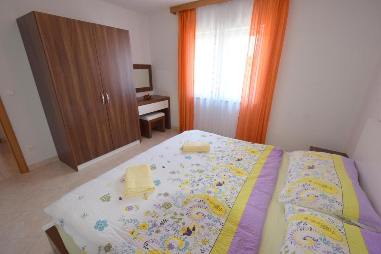Apartments Gabrijel Malinska Exterior photo